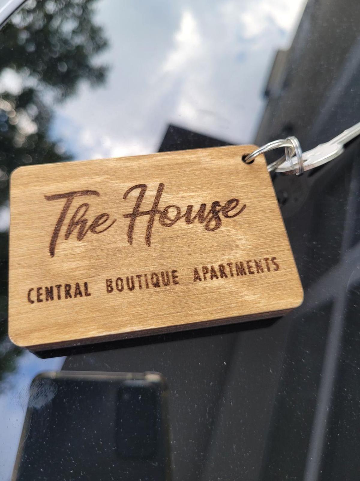 The House - Central Boutique Apartments Кюстендил Экстерьер фото