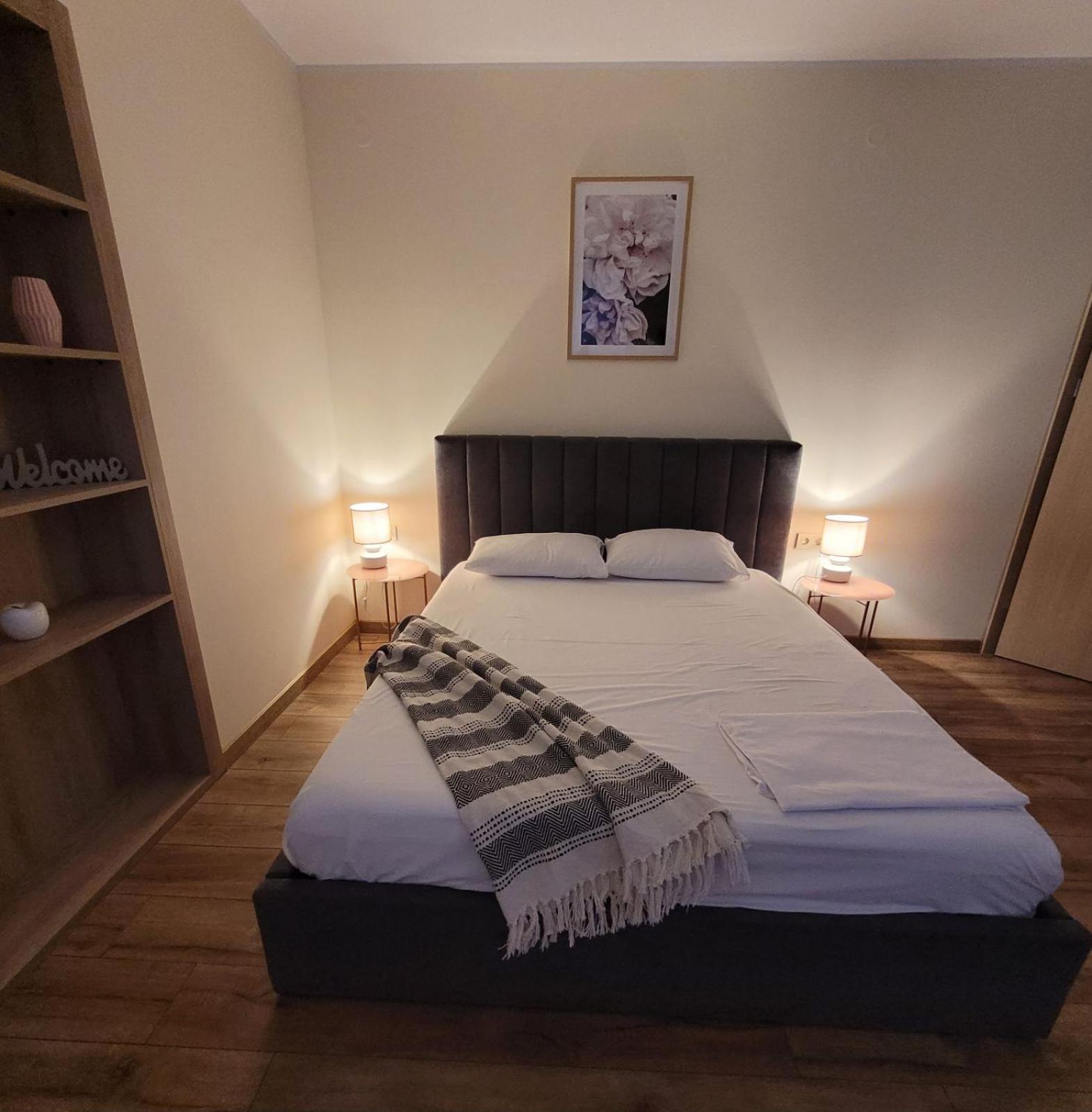 The House - Central Boutique Apartments Кюстендил Экстерьер фото