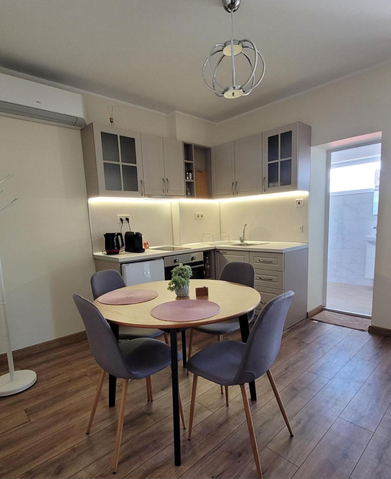 The House - Central Boutique Apartments Кюстендил Экстерьер фото
