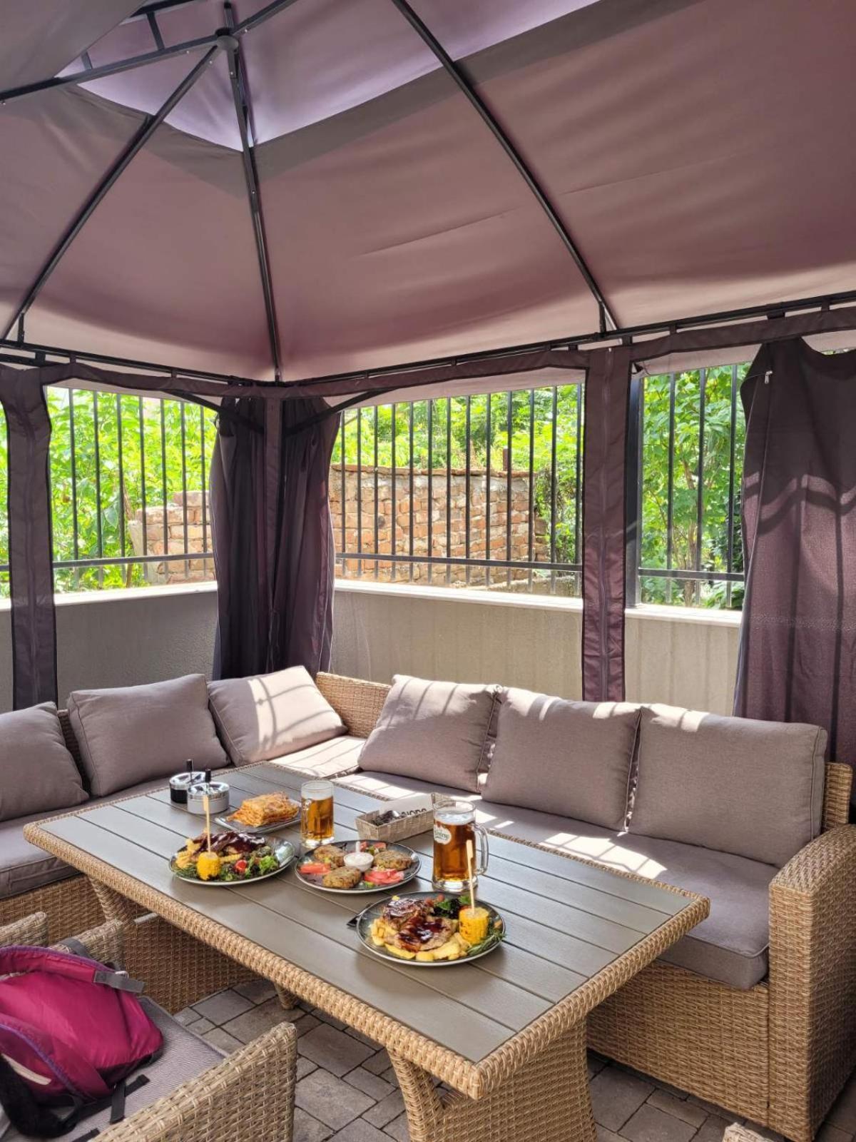 The House - Central Boutique Apartments Кюстендил Экстерьер фото